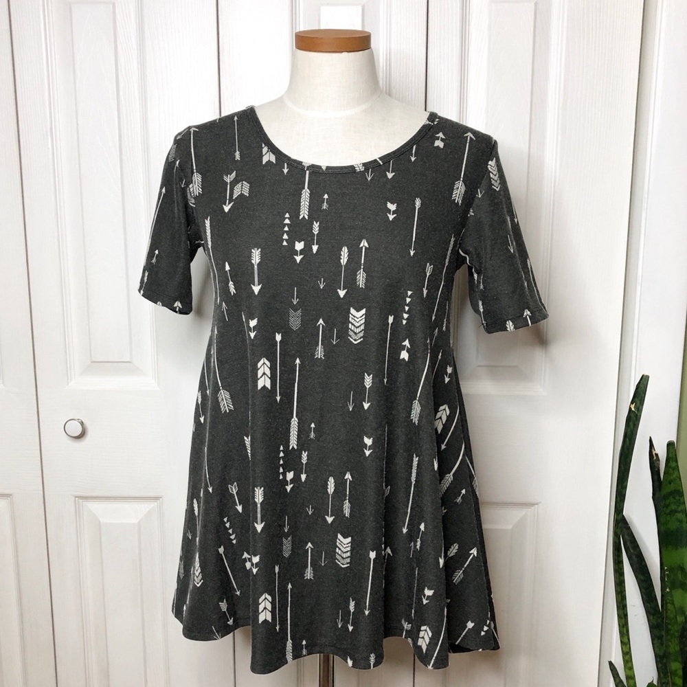 Lularoe perfect Tee, arrow print